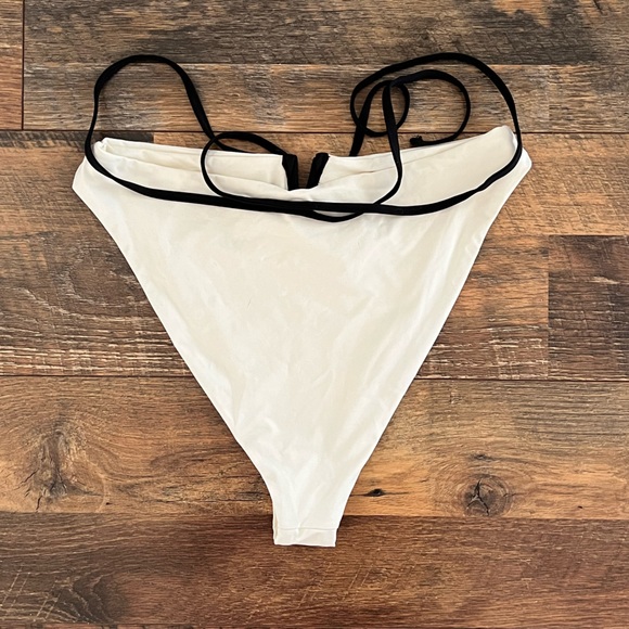 NWT L*Space Bikini Set - Pamela Top and Joy Bottom Bitsy in Cream and Black - Picture 12 of 14